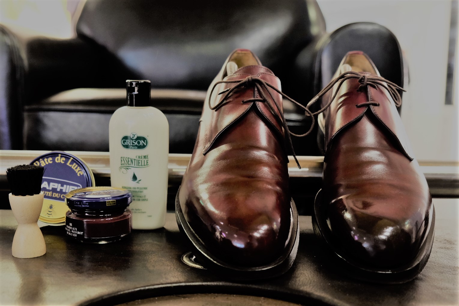 Nos services pour l'entretien de vos chaussures en cuir - Les Cireurs